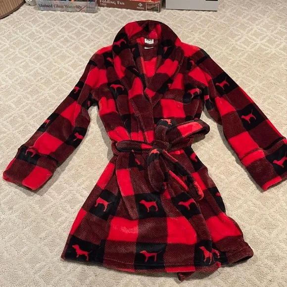 Victoria’s Secret retired, limited edition, buffalo plaid, and Scotty dog robe - Picture 1 of 3